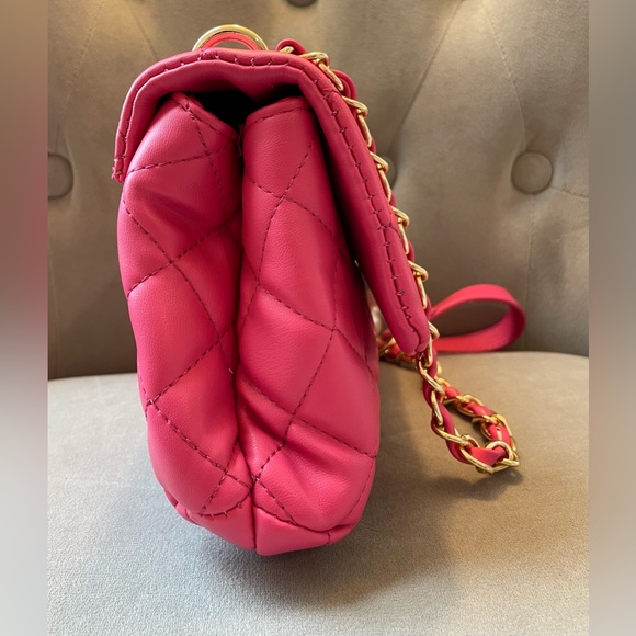 Badgley Mischa Vegan Leather Hot Pink Quilted Messenger Pearl Bag - Picture 6 of 12